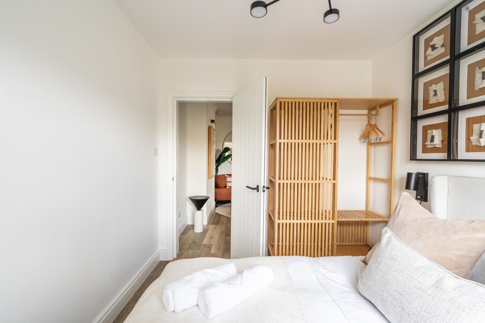 Newly Designed, 2Br Apt, 5Min From Northwood London Tube Station, Nato Hq, Ideal For Wembley, Warner Studio, Contractors Buitenkant foto