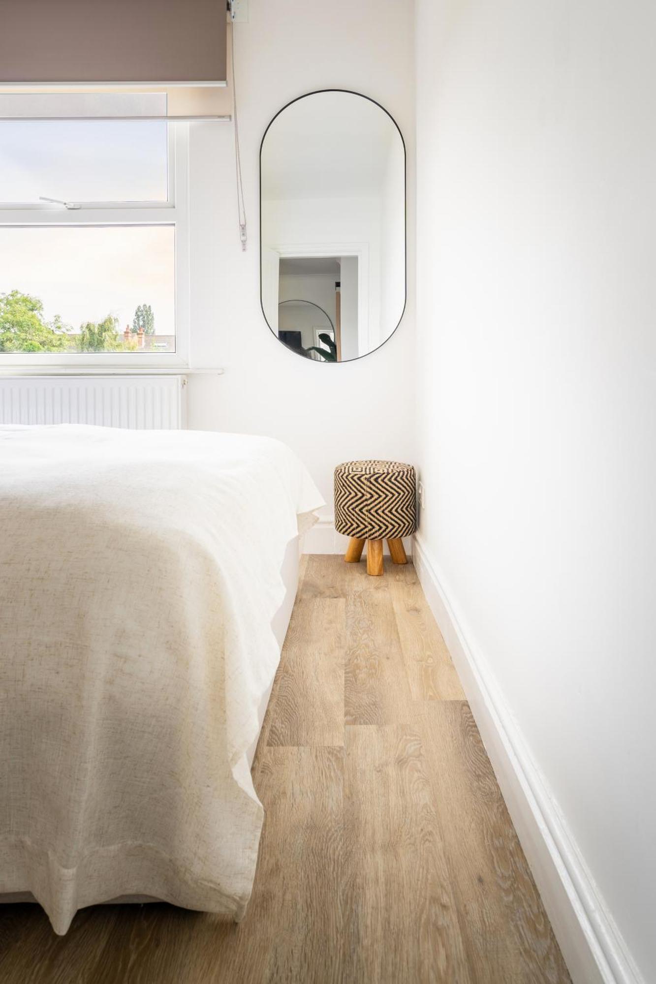 Newly Designed, 2Br Apt, 5Min From Northwood London Tube Station, Nato Hq, Ideal For Wembley, Warner Studio, Contractors Buitenkant foto